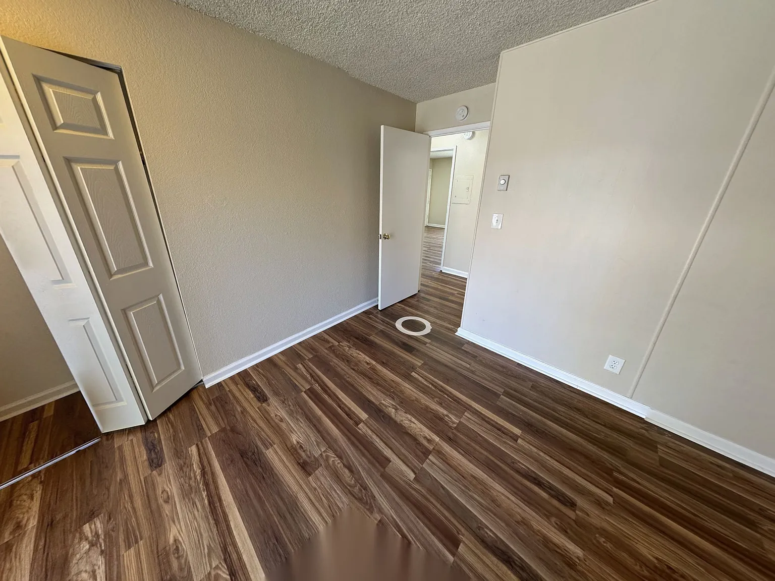 2 bed, 1.5 bath, 750 sqft, $2,500 — Photo 2