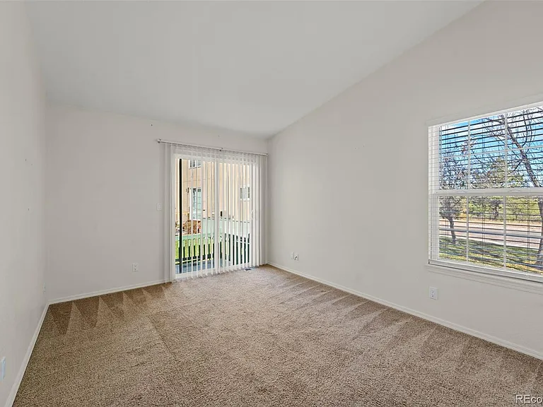 6082 Colony Cir — Photo 12