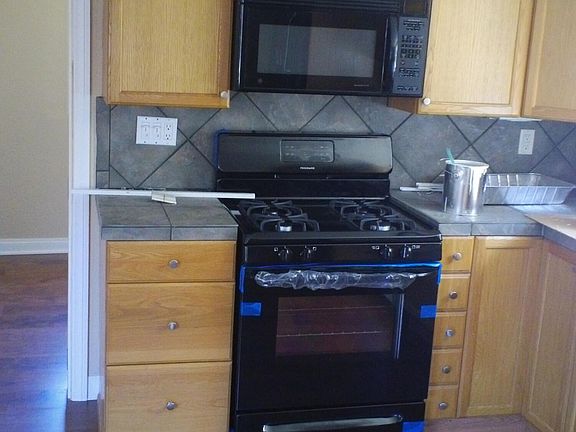 5th image of 780 N Olive St