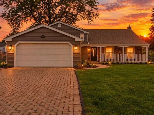 1146 Blackhawk Ct, Schaumburg, IL 60193