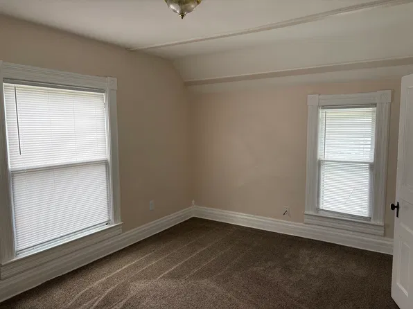 1036 SW College Ave APT B, Topeka, KS 66604