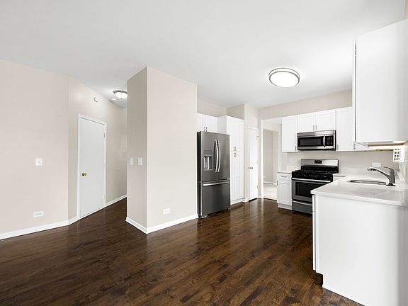 4th image of 4760 Highwood Ln