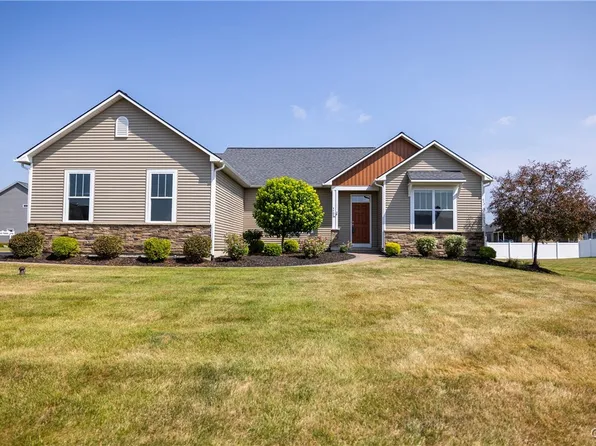 4707 Weller Hall Pl, Clay, NY 13041
