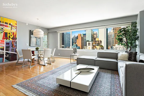 Sold by Sotheby's International Realty | media 11