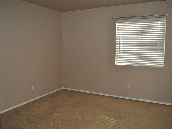 5th image of 17552 W Watson Ln