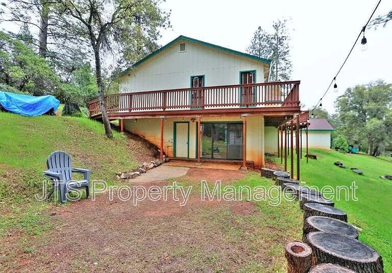 2812 Centennial Ct — Photo 3