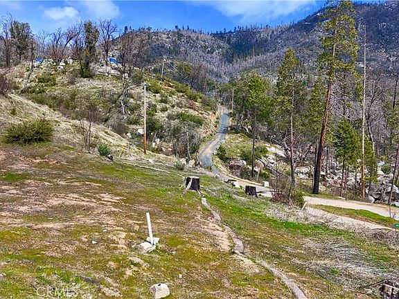 4th image of 59827 Hillcrest Rd #2