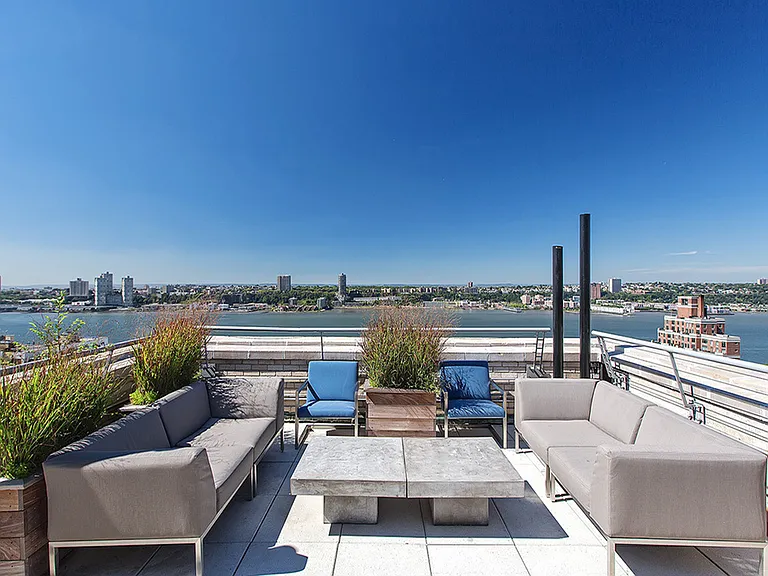 666 W End Ave #3TV — Photo 13