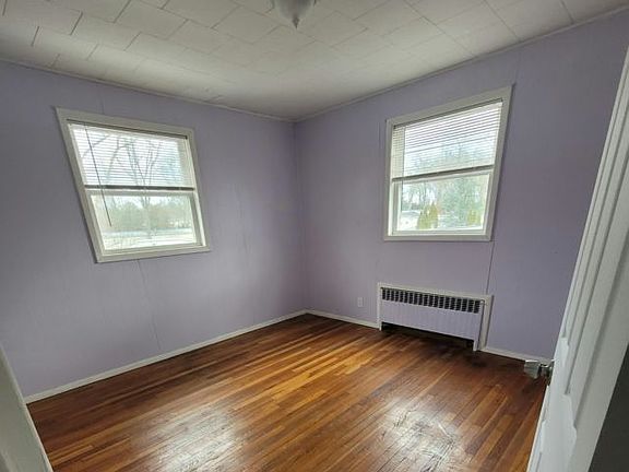 3rd image of 658 Sound Ave Unit H16