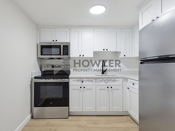 2nd image of 1019 Main St APT F