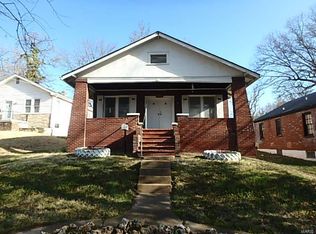 707 Carson Rd, Saint Louis, MO 63135