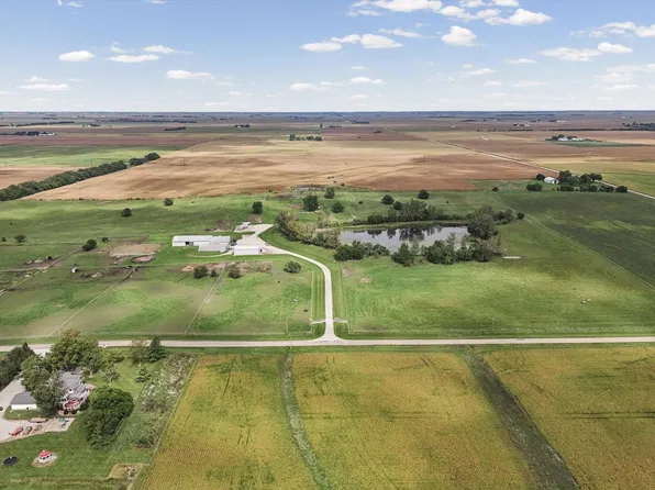 874 E 300n Rd, Gibson City, IL 60936