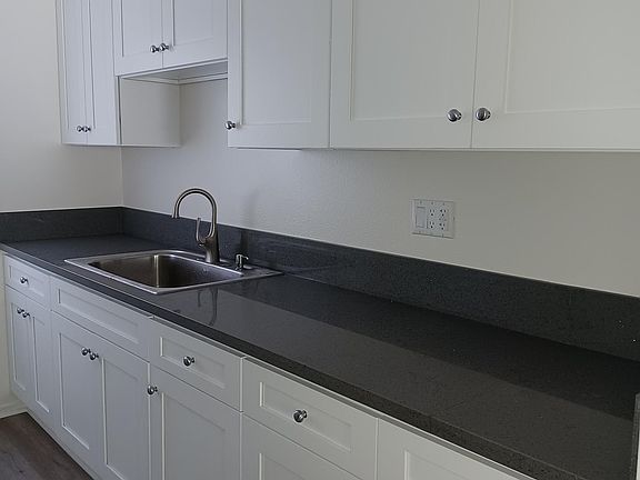 5th image of 20134 Leadwell St Unit 336