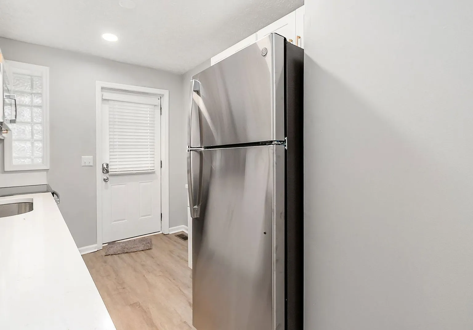 1 bed, 1.0 bath, 991 sqft, $1,395 — Photo 4