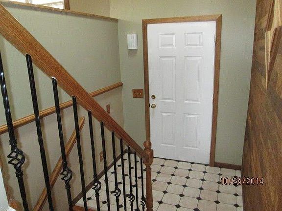 3rd image of 6684 Pin Oak Dr