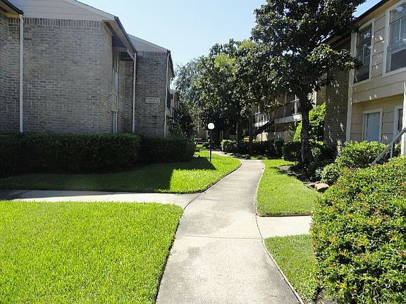 3rd image of 8201 Richmond Ave APT 29