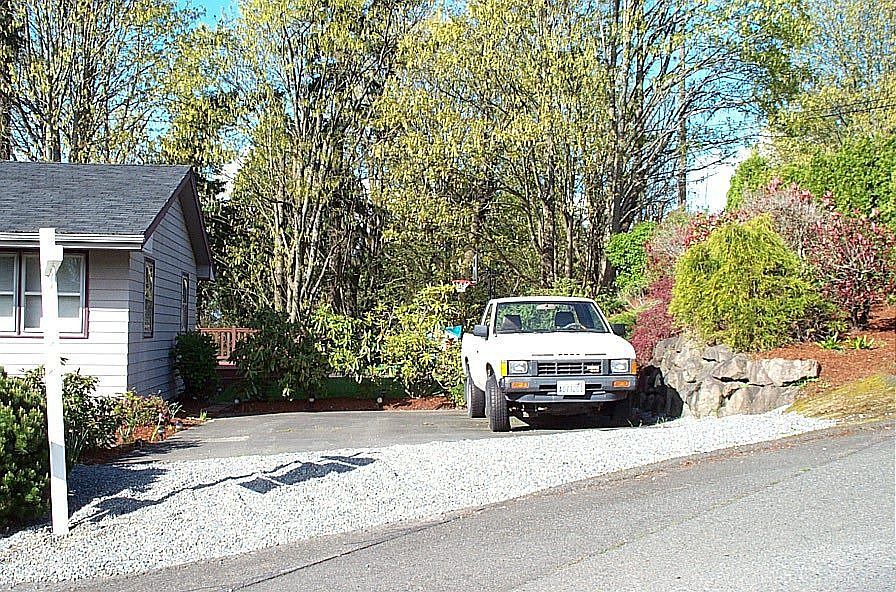 2nd image of 6906 S 129th Pl