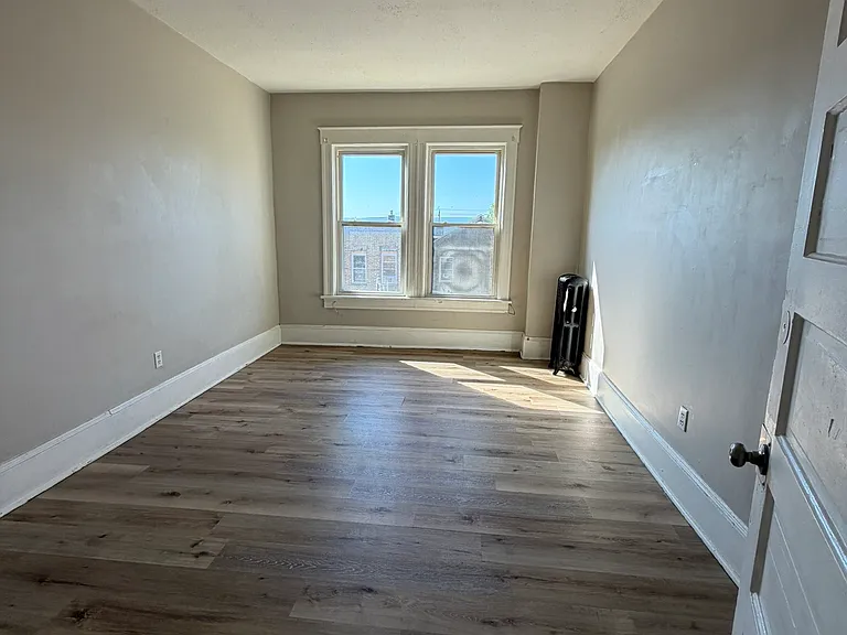 565 Main St #5 — Photo 7