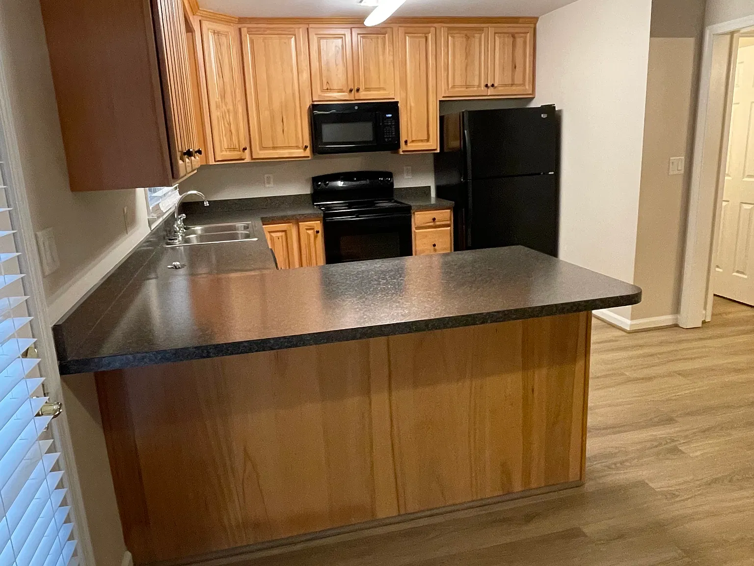 3 bed, 2.5 bath, 1440 sqft, $1,850 — Photo 4