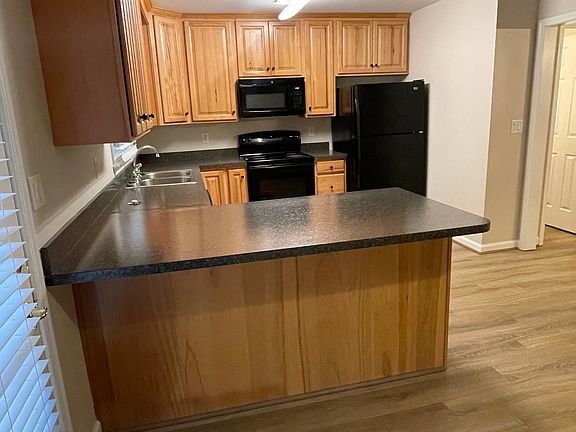 4th image of 10119 Saint George Cir