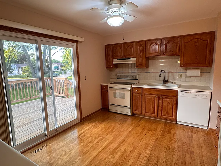 3990 Hudson Dr — Photo 4
