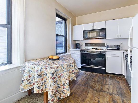 2nd image of 315 E 88th St APT 3D