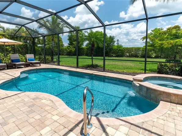 9372 Vercelli Ct, Naples, FL 34113