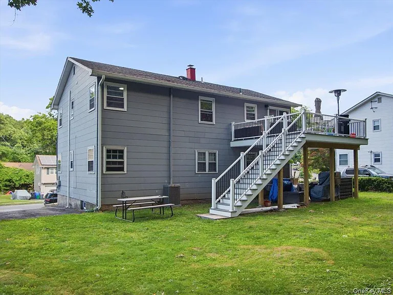 784 Brookridge Dr — Photo 2