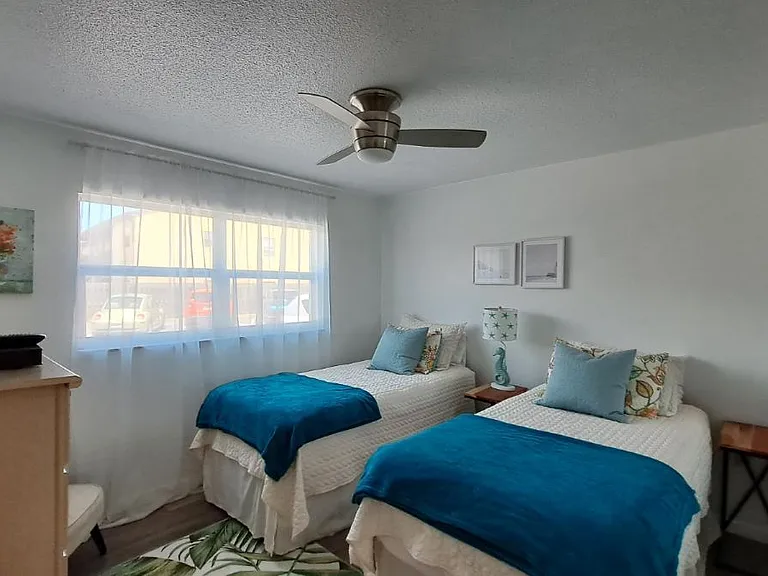 Guest Bedroom with Twin Beds