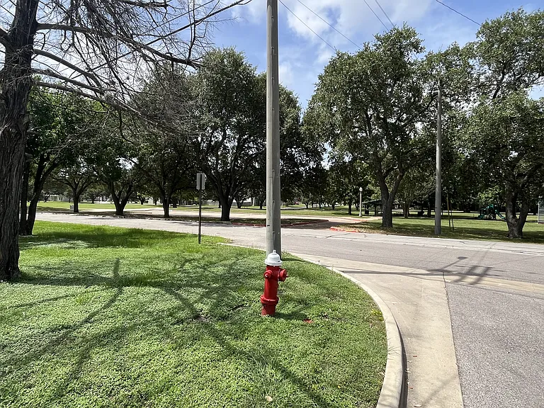 500 Brooks Ave — Photo 4
