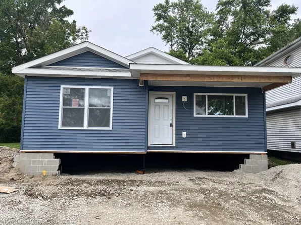 965 Emerson Ave, Pontiac, MI 48340
