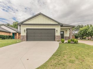 10300 Lone Pine Ln, Fort Worth, TX 76108