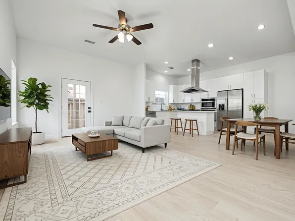917 McKinney Park Ln, Houston, TX 77003
