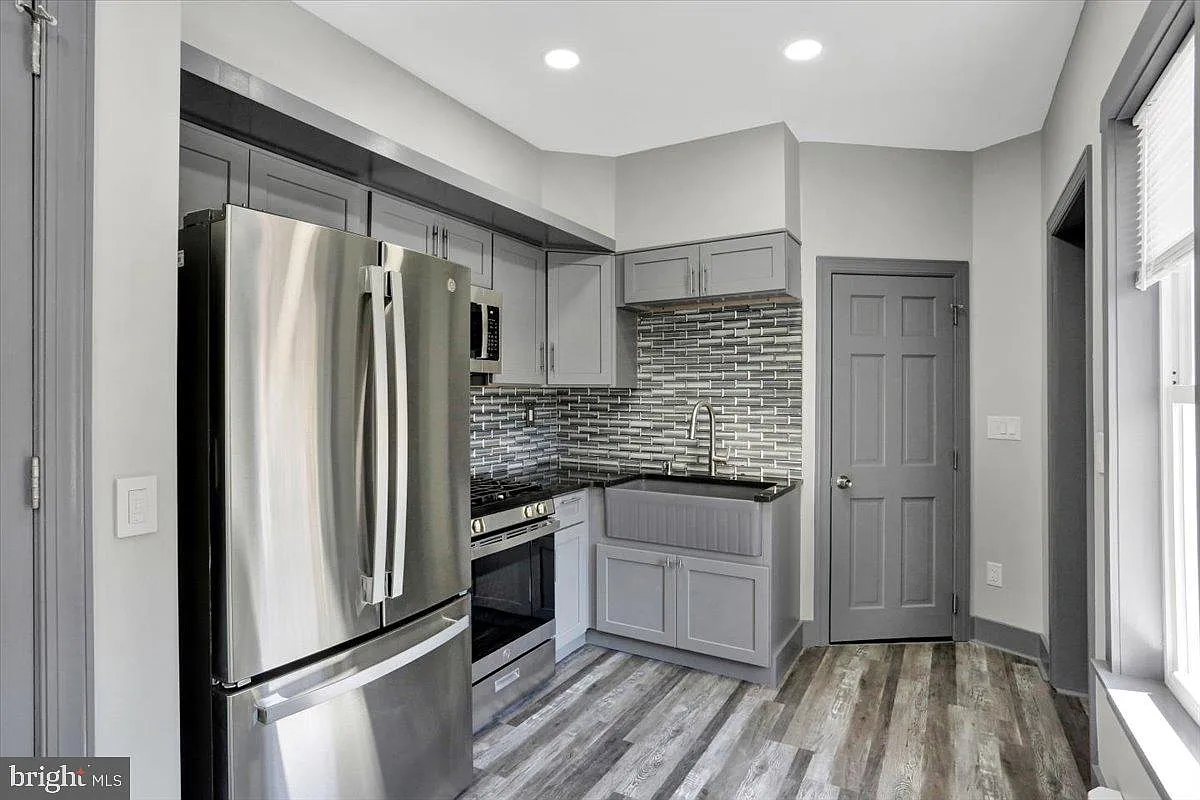 2 bed, 1.0 bath, 1242 sqft, $1,425 — Photo 4