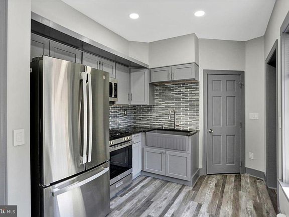 4th image of 553 Wunder St #2