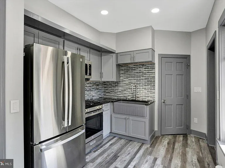 553 Wunder St #2 — Photo 4