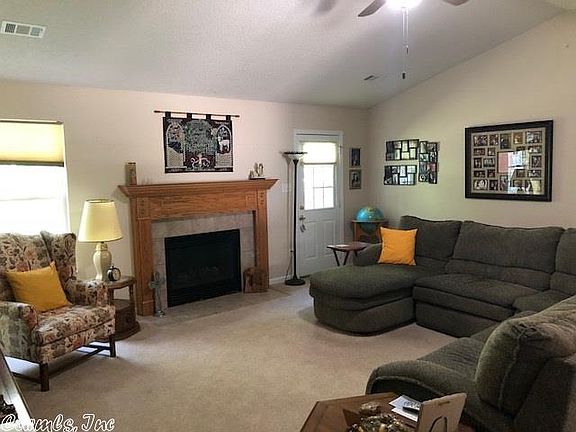 3rd image of 2719 Gage Dr