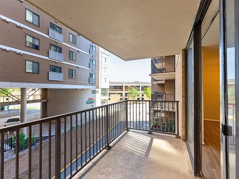 4 Monroe St #308 — Photo 17