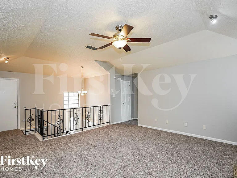 6476 Sudbury Way — Photo 15