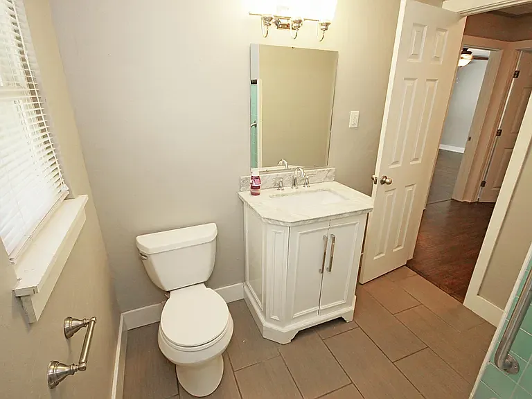 1205 W Brooks St — Photo 11