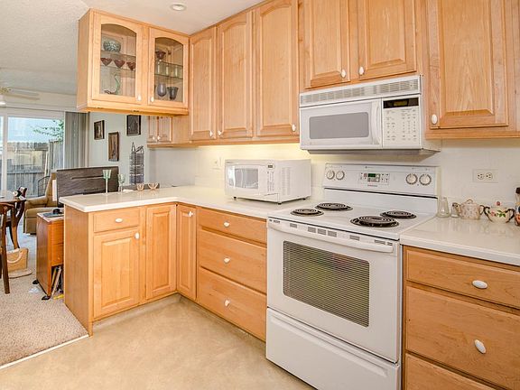 3rd image of 635 Knollwood Dr