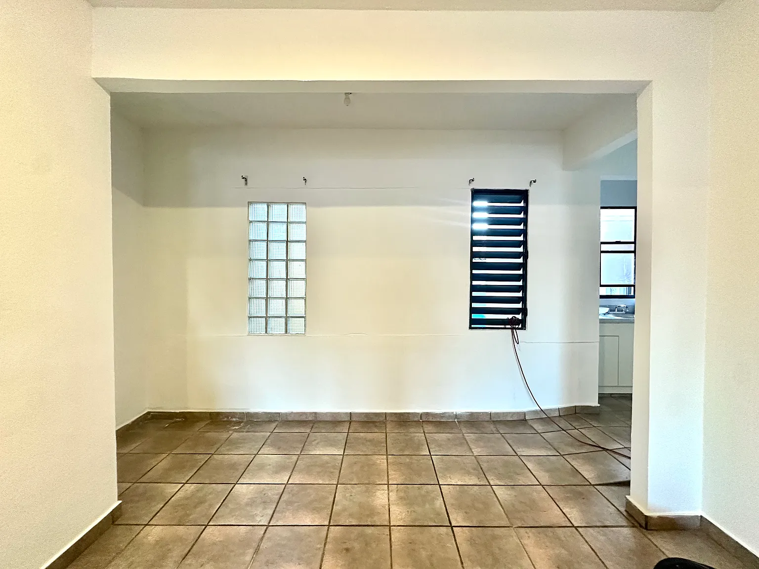 4 bed, 1200 sqft, $1,200 — Photo 2