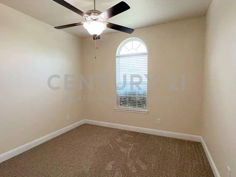 517 Highpark Ct — Photo 10
