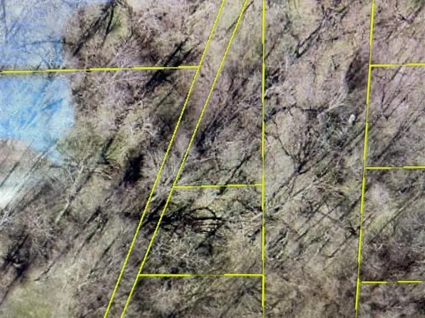 425 Ironwood St, Burlington, IA 52601