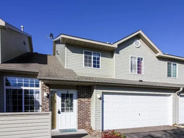 2353 Oakridge Cir, Hudson, WI 54016