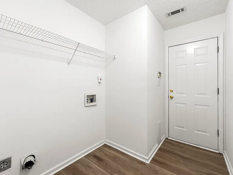 1450 Wilkes Crest Dr — Photo 18