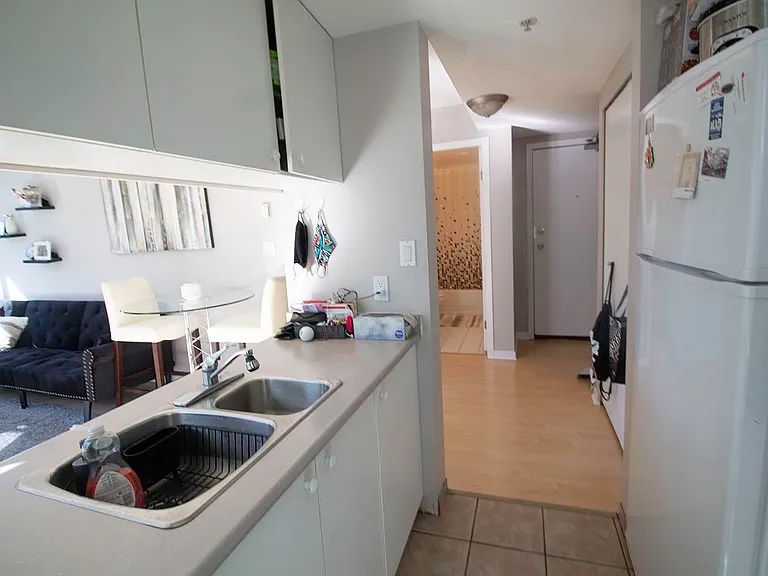 1188 Howe St #802 — Photo 11