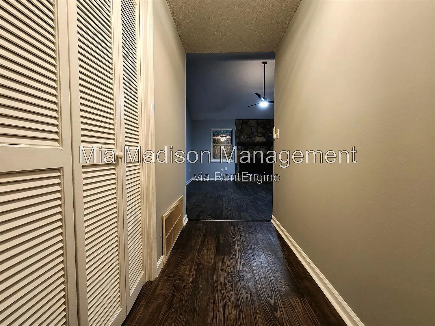 3 bed, 2.0 bath, 1440 sqft, $1,995 — Photo 3