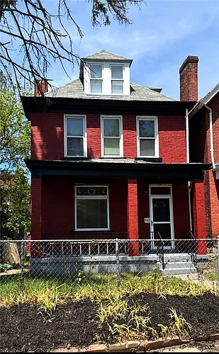 247 Rochelle St Photo 1