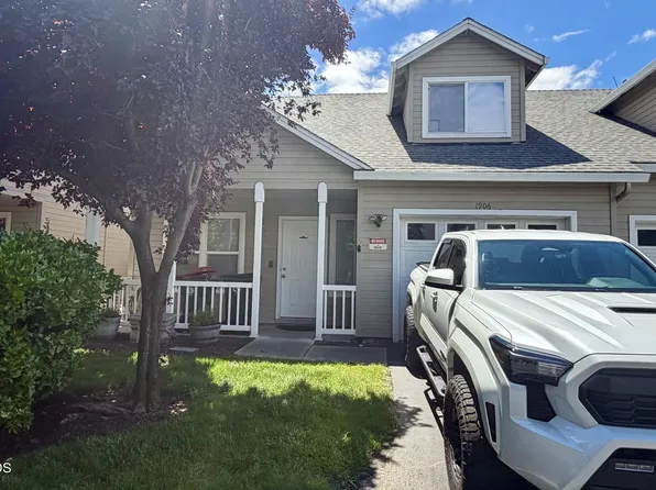 1906 Pebble Way, Eagle Pt, OR 97504